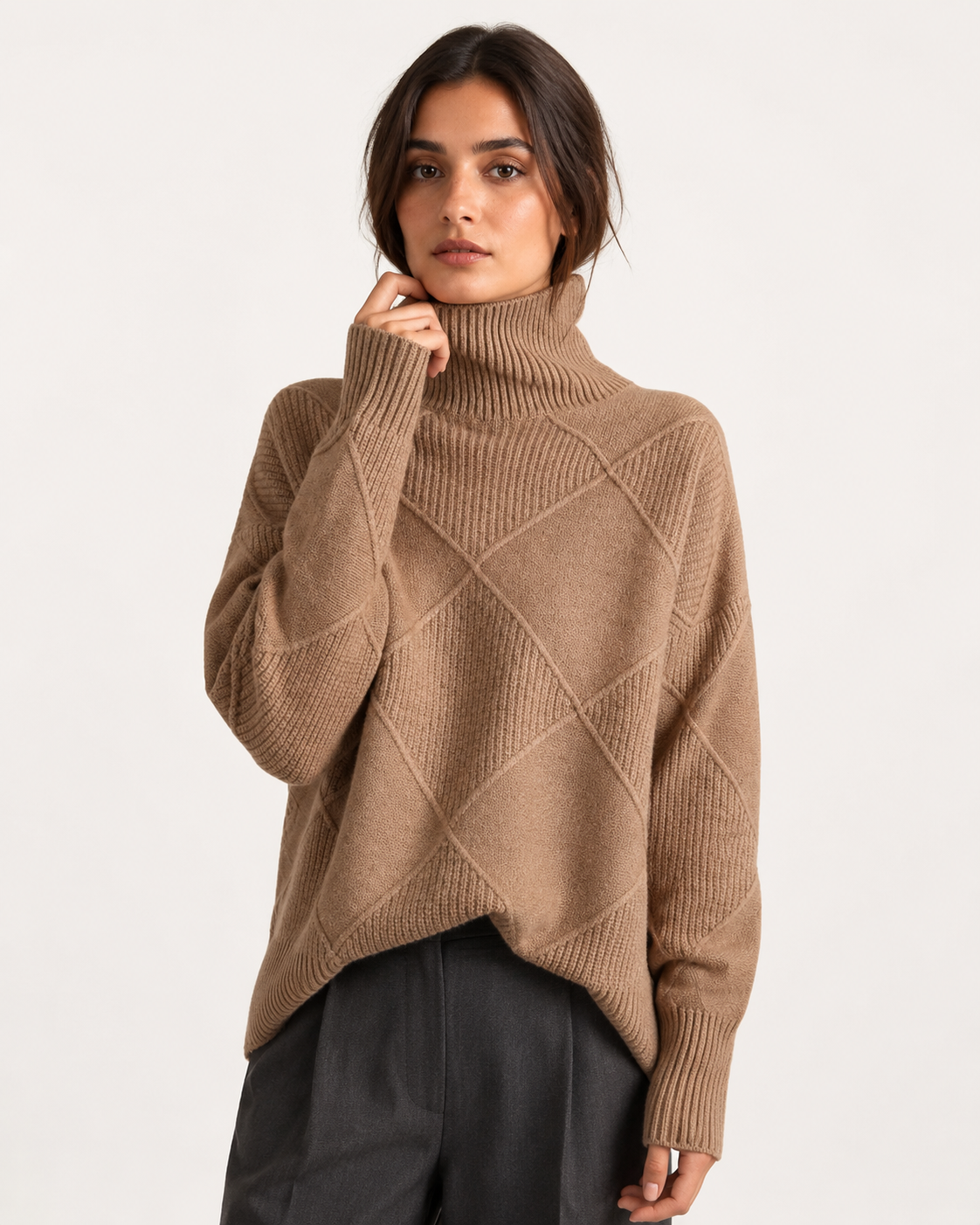 Pull femme col roulé oversize à motif losange