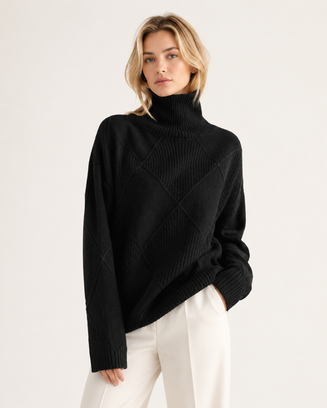 Pull femme col roulé oversize à motif losange