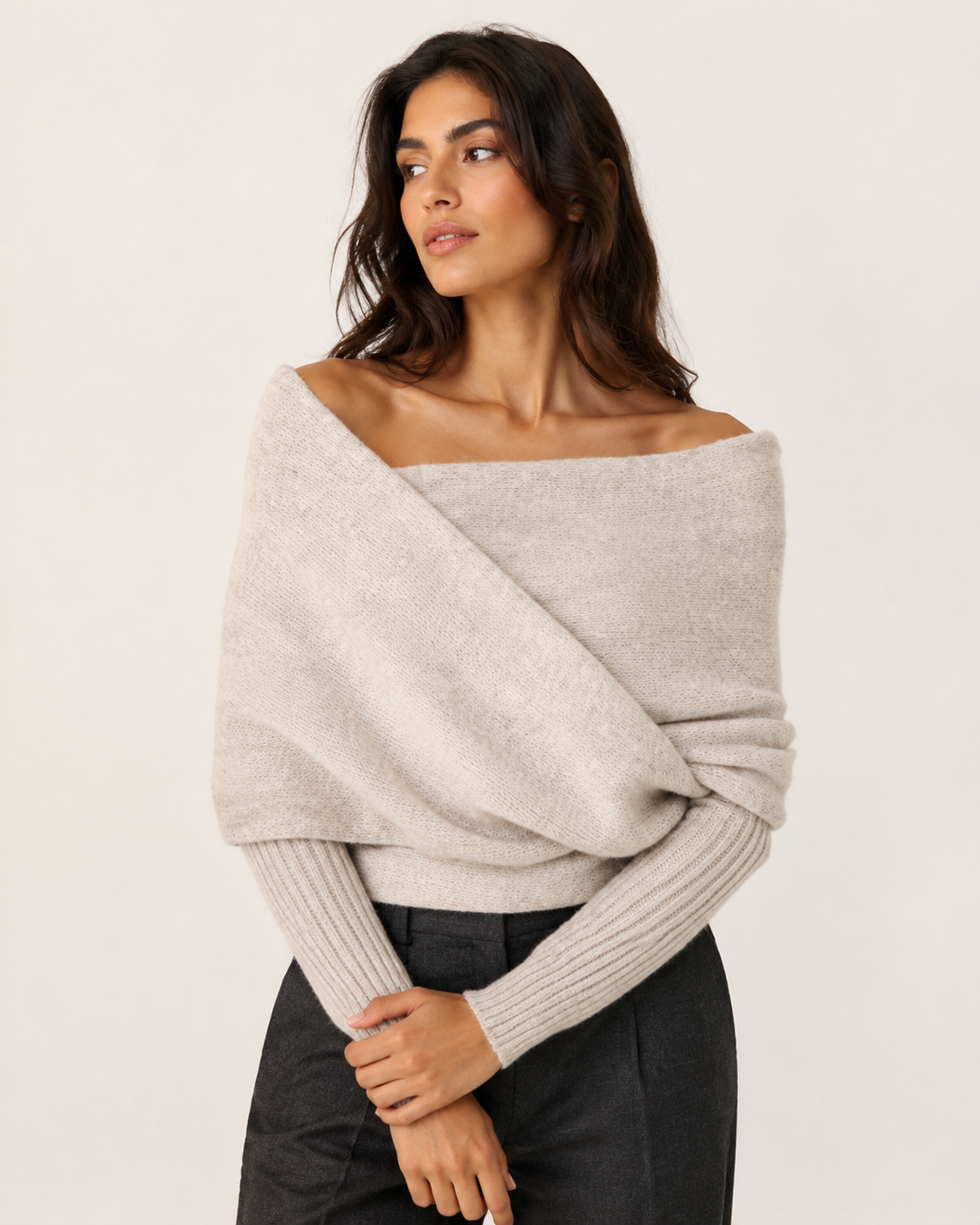 Pull femme épaules dénudées effet croisé