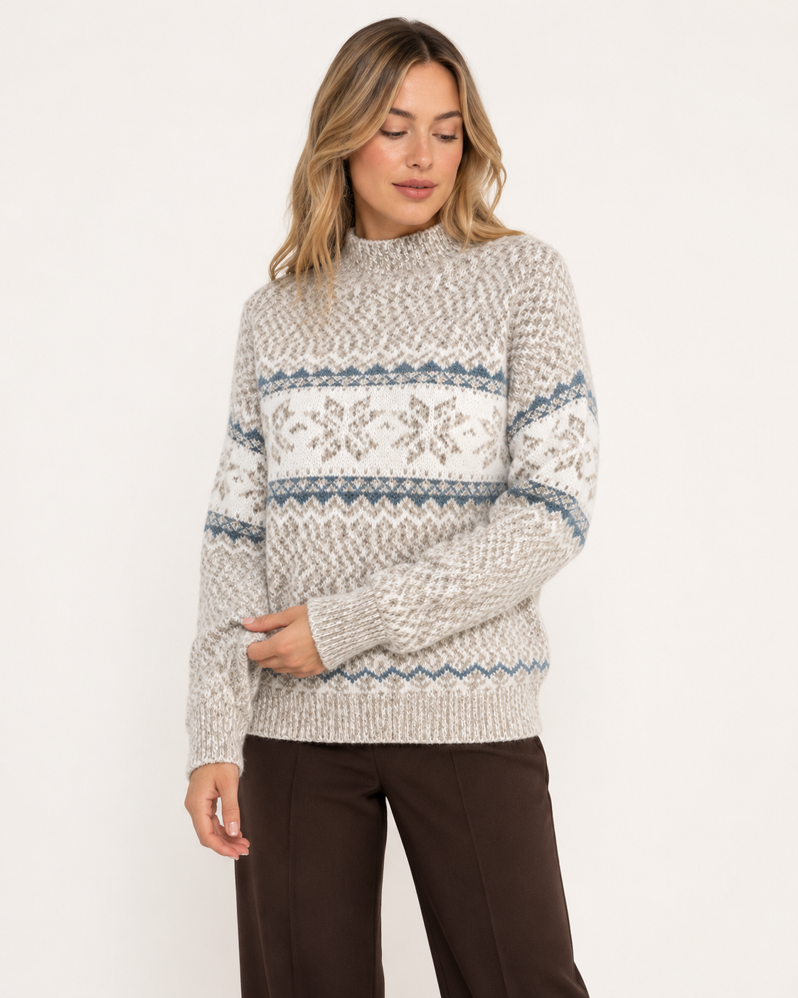 Pull femme col montant à motif jacquard