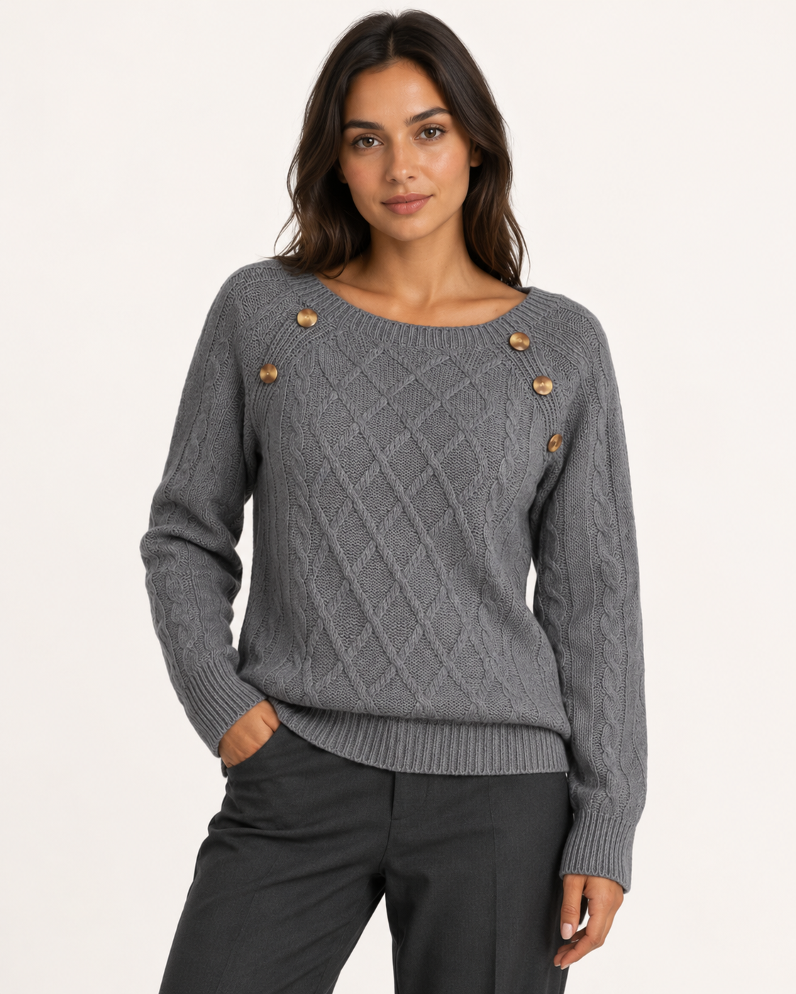 Pull femme en maille torsadée à boutons décoratifs