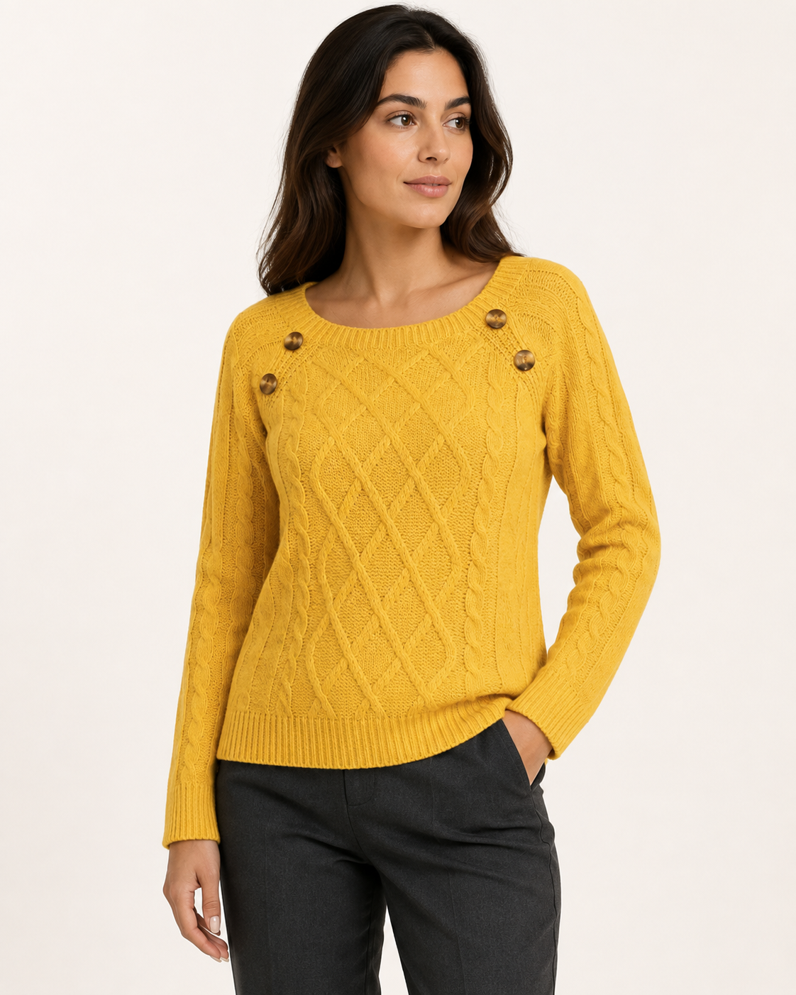 Pull femme en maille torsadée à boutons décoratifs