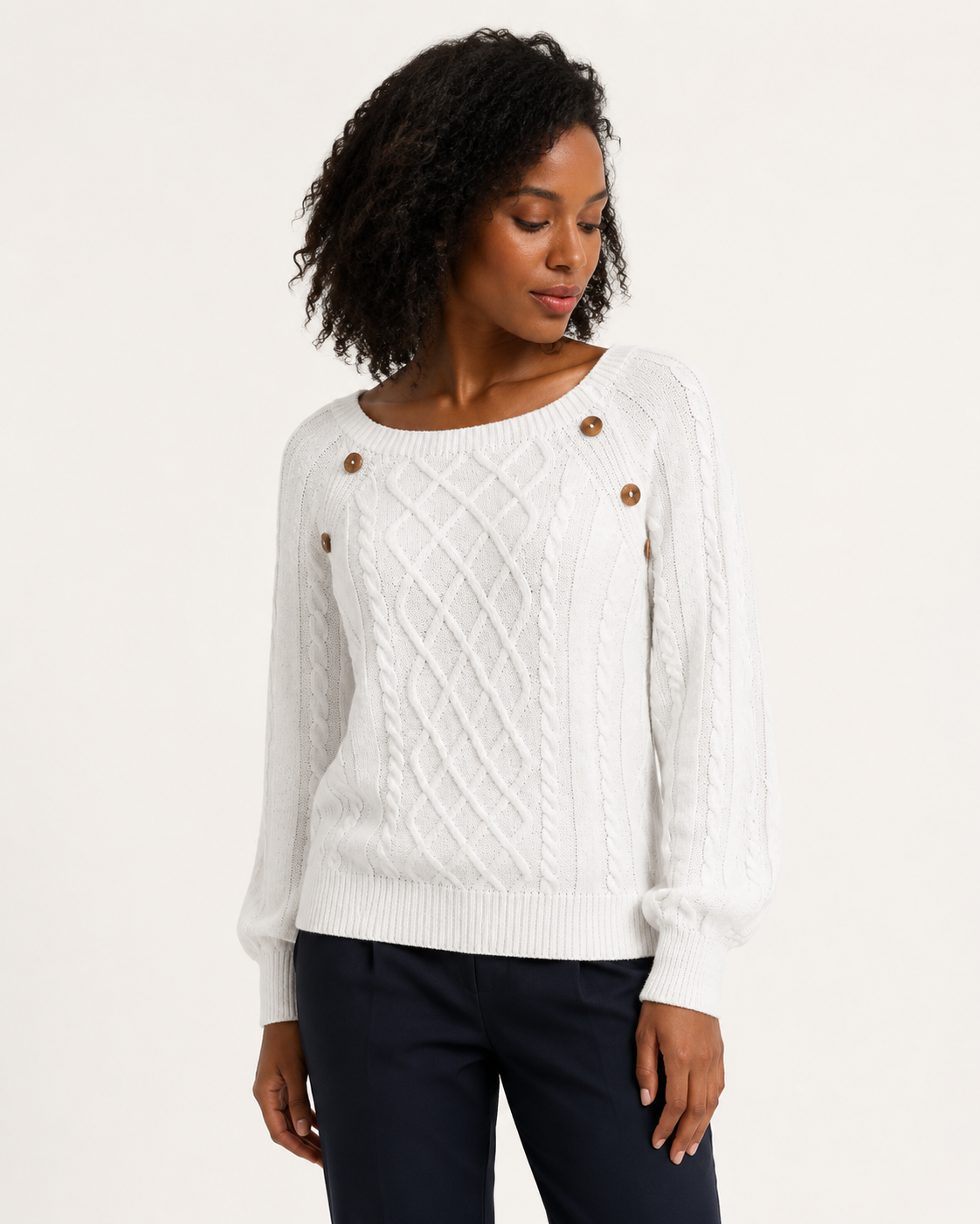 Pull femme en maille torsadée à boutons décoratifs