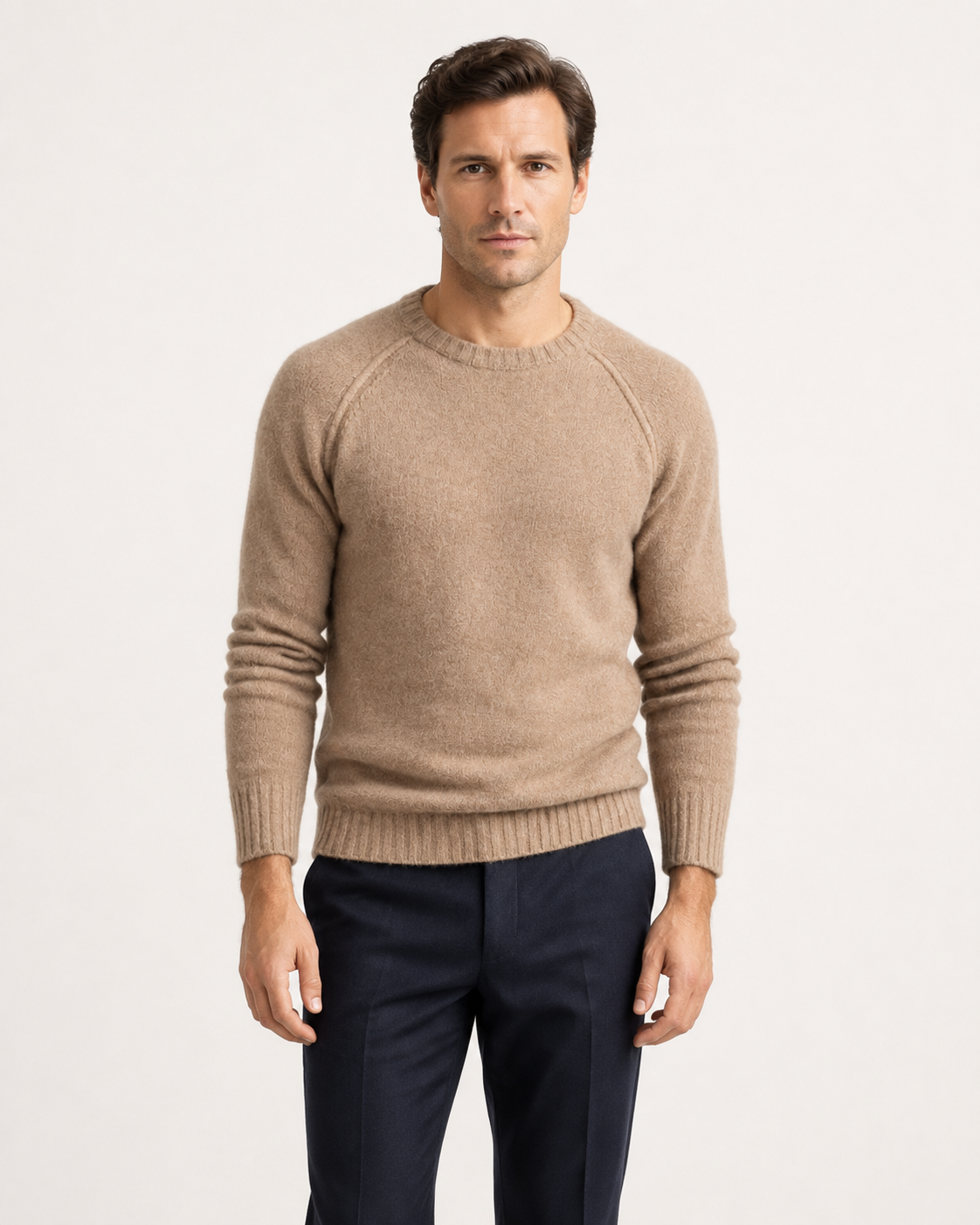 Pull homme col rond en maille douce à manches raglan